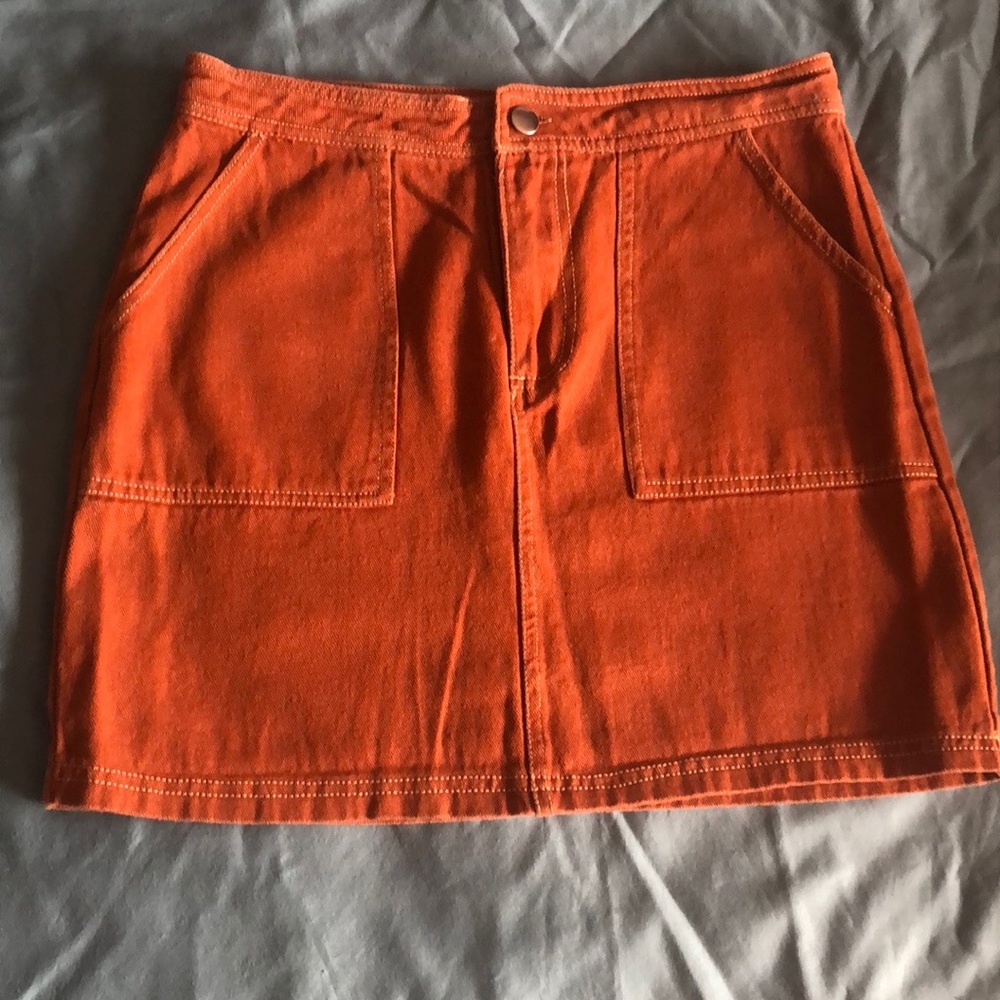 ✨Sale✨ Burnt orange skirt - Picture 4 of 8